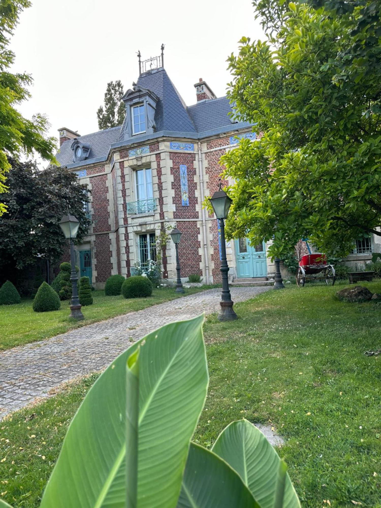 Ravenel Le Temps D'Un Reve B&B 외부 사진